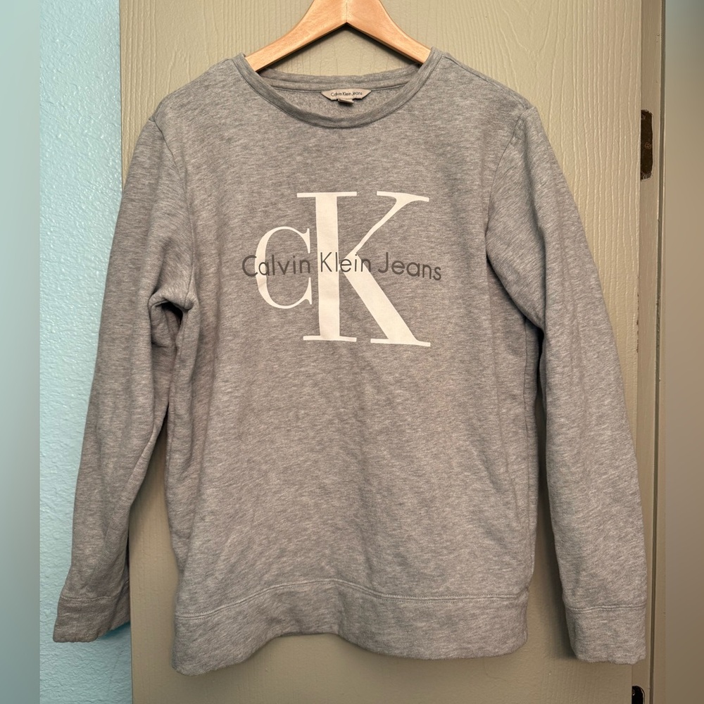 Calvin Klein Jeans Light Gray Women’s Crewneck Sweatshirt Great Condition!